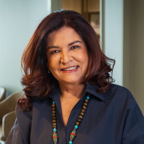 Dra. Isla Queiroz Alvares